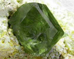 دمانتوئید گارنت  Demantoid Garnet