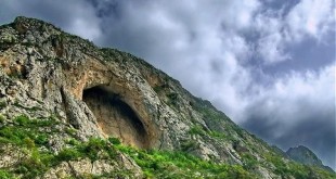 غار اسپهبد خورشید