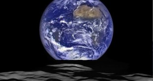 طلوع زمین در سطح ماه