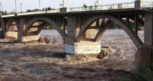 خسارت سیل به پل 1700 ساله دزفول