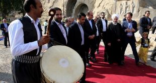 بازدید رئیس جمهور از طاق بستان کرمانشاه + عکس