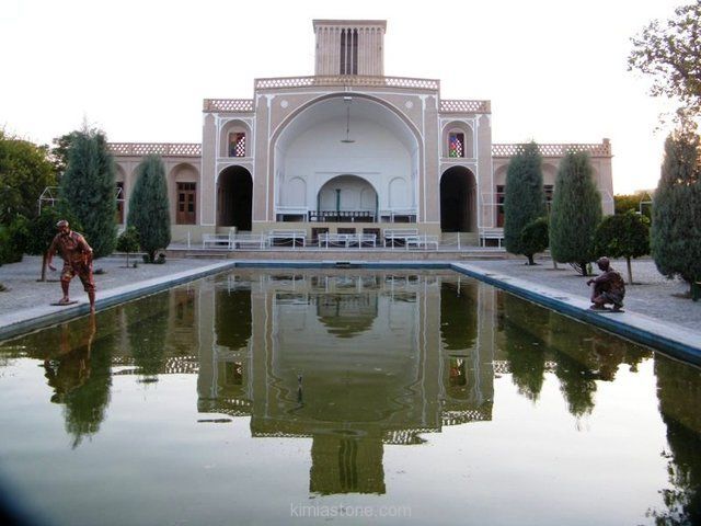 کوشک و باغ ناجی یزد